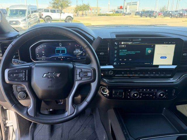 Used 2025 Chevrolet Silverado 2500 ZR2 w/ Technology Package image 13