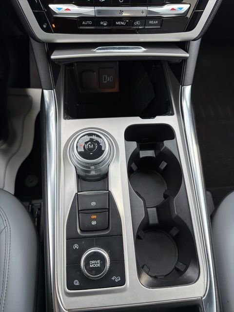 Certified 2021 Ford Explorer XLT w/ Equipment Group 202A AWD/4WD image 25