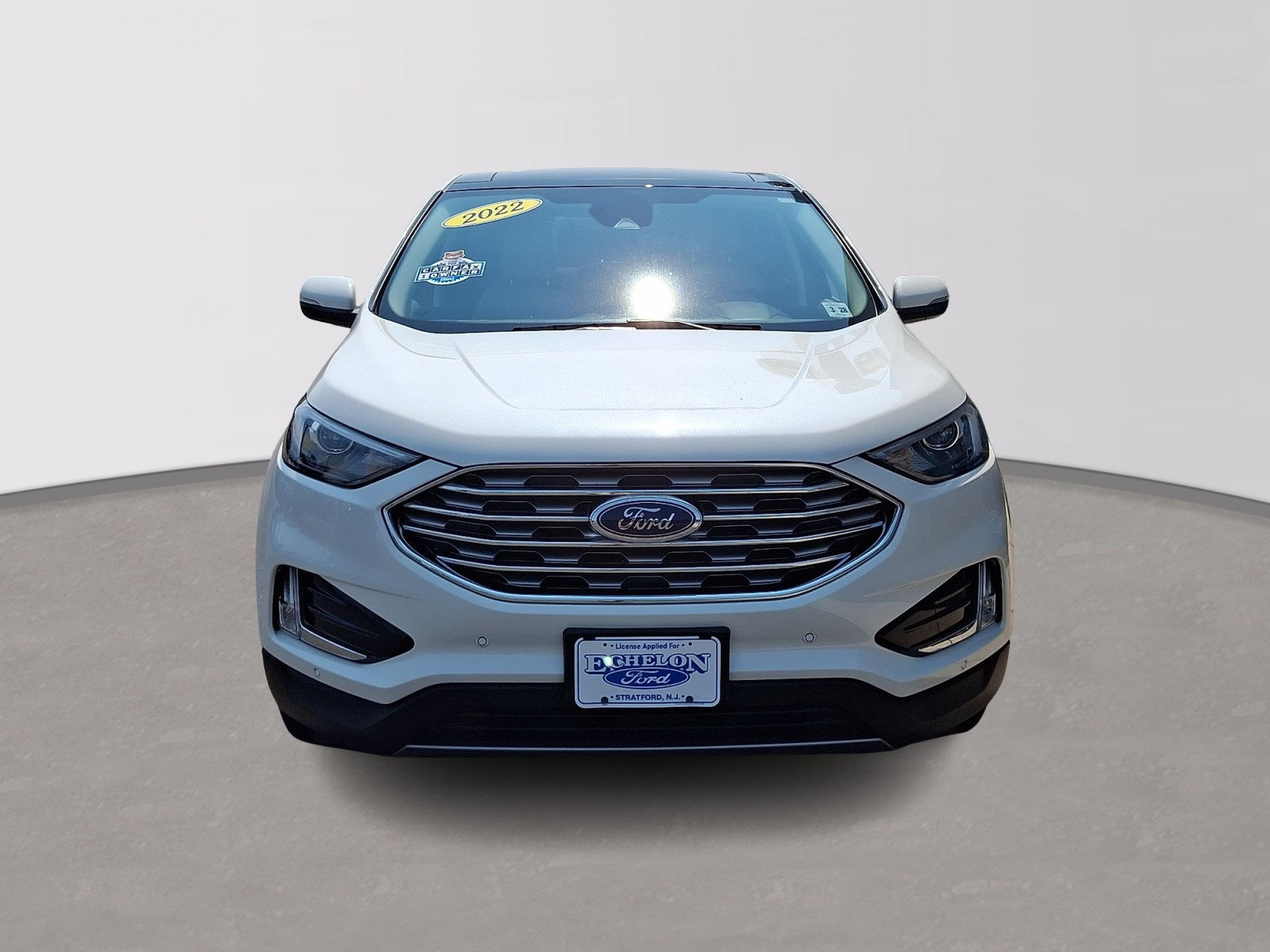 Certified 2022 Ford Edge Titanium AWD/4WD image 2