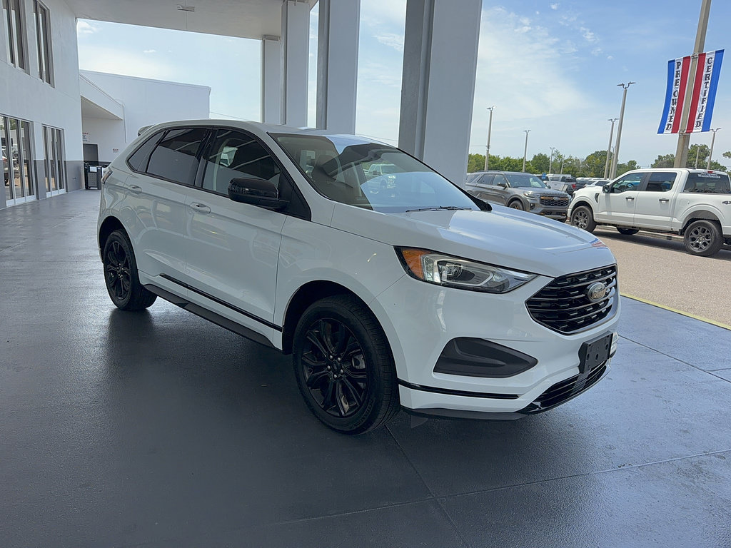 Certified 2022 Ford Edge SE w/ Black Appearance Package AWD/4WD image 4