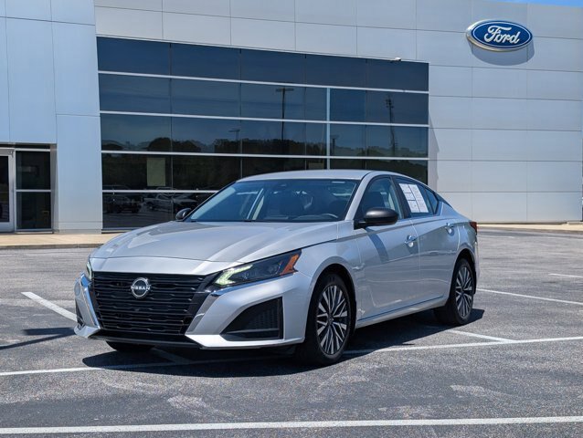 Used 2024 Nissan Altima 2.5 SV AWD/4WD image 1