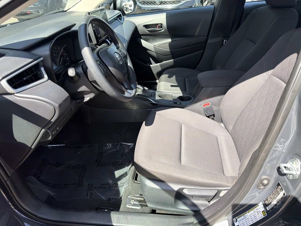 Used 2025 Toyota Corolla LE FWD image 15