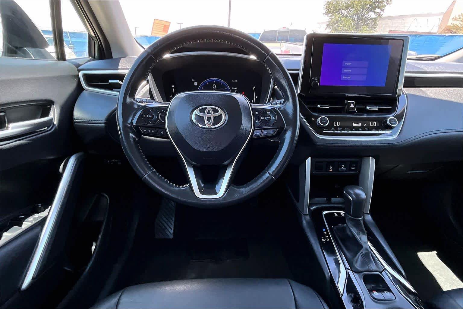 Used 2024 Toyota Corolla Cross XLE FWD image 6