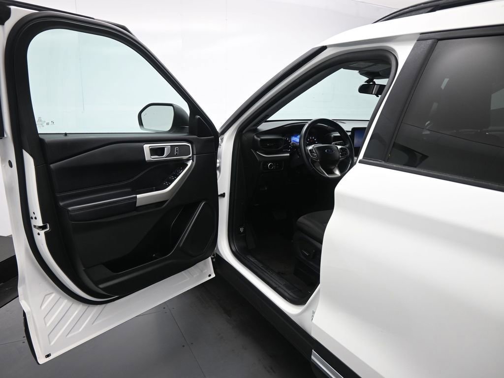 Certified 2023 Ford Explorer XLT image 36