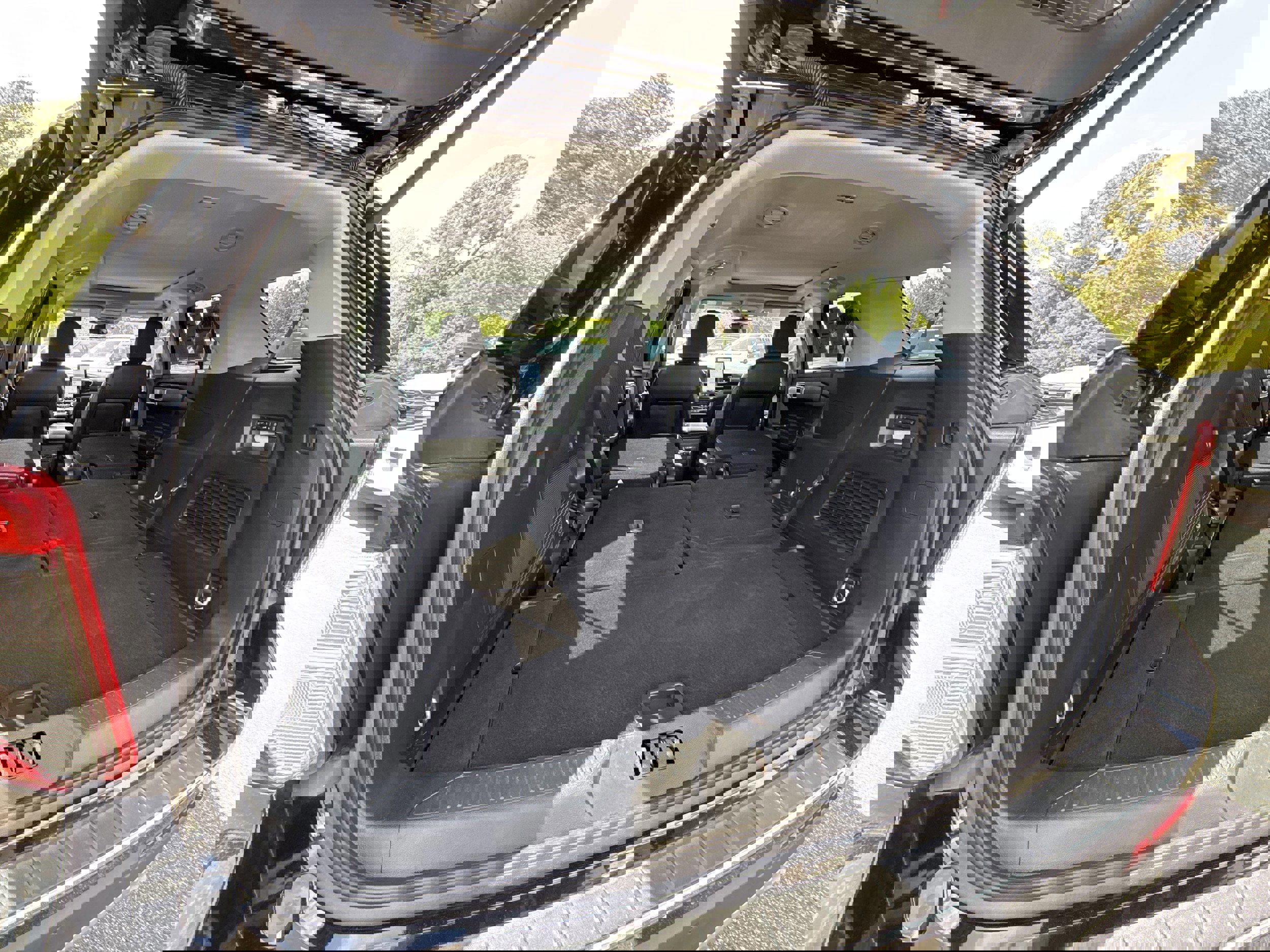 Certified 2023 Ford Explorer Limited w/ Limited Technology Package image 35