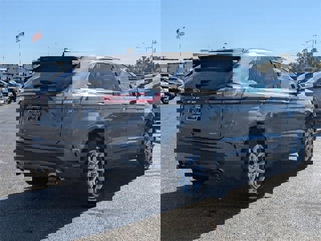 Certified 2023 Ford Edge Titanium image 5