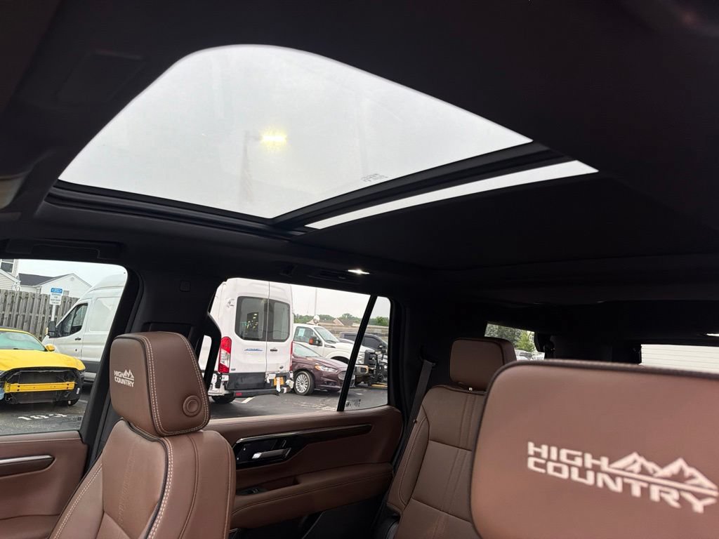 Used 2025 Chevrolet Tahoe High Country AWD/4WD image 30