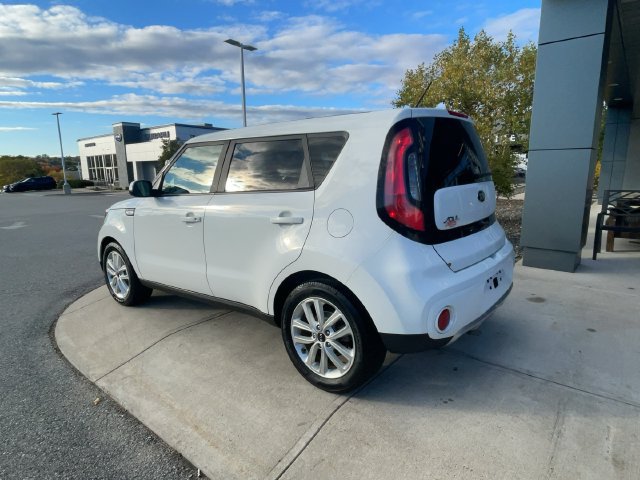 Used 2017 Kia Soul + FWD image 5