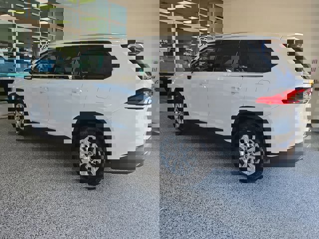 Used 2024 Toyota Grand Highlander AWD image 3