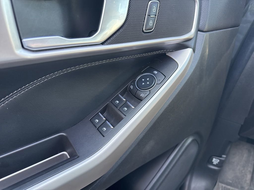 Certified 2023 Ford Explorer XLT w/ Equipment Group 202A image 6