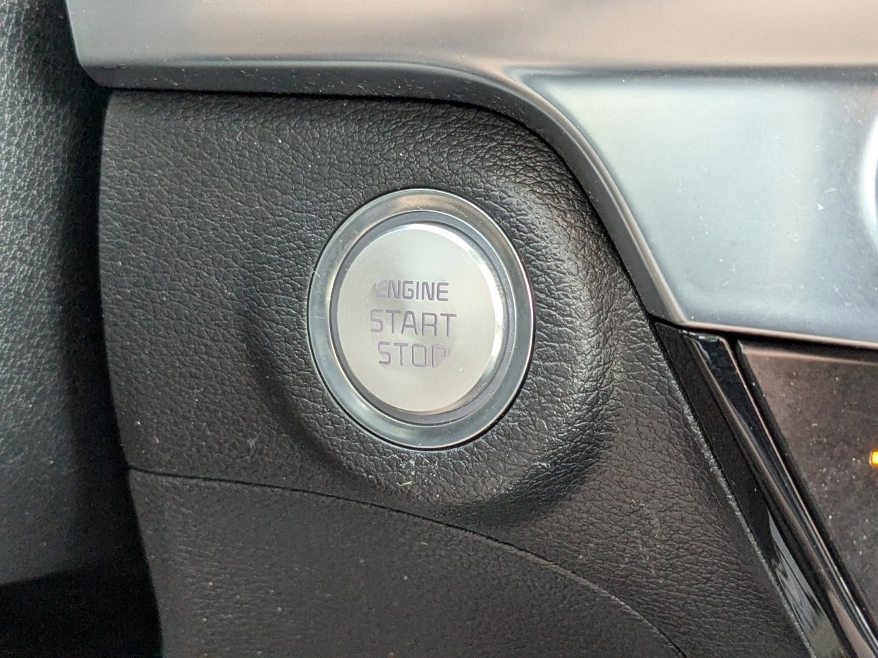 Used 2023 Kia Telluride SX X-Line image 35