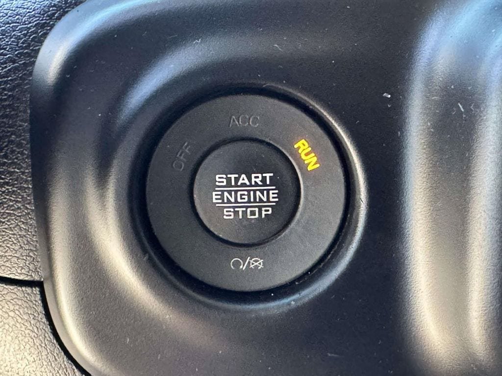 Used 2022 Jeep Wrangler Unlimited Sport AWD/4WD image 9