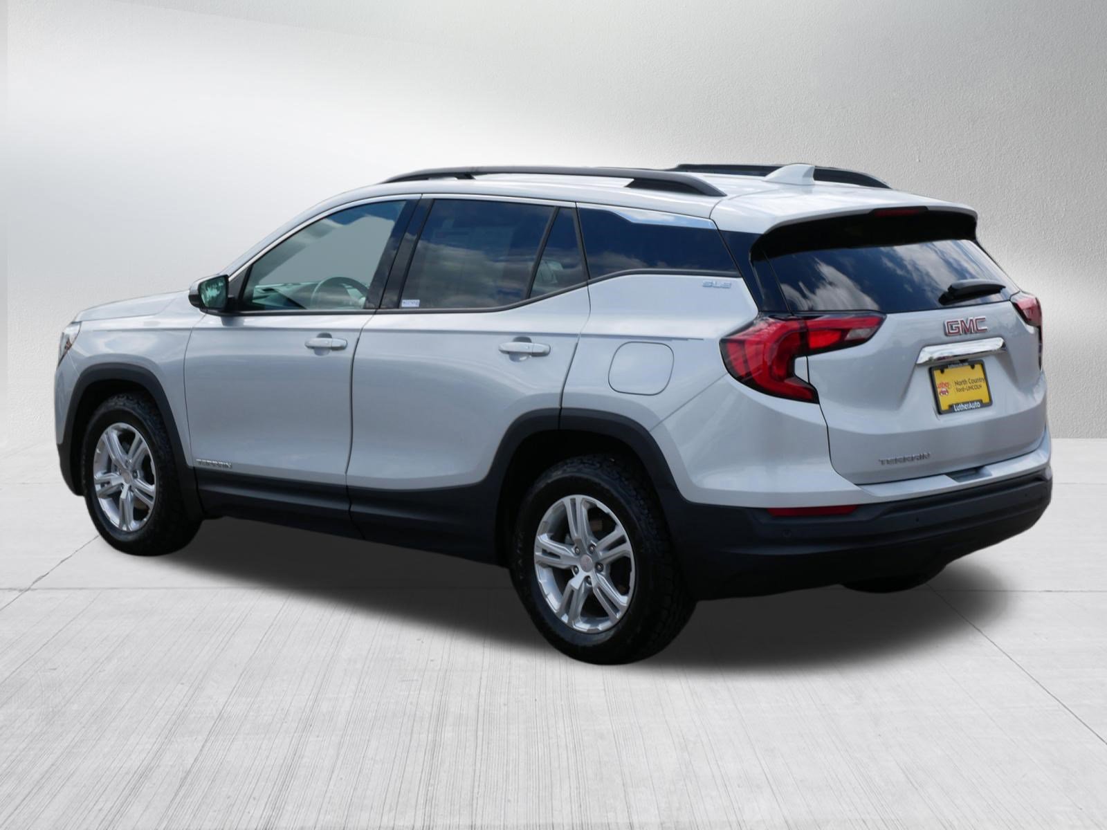 Used 2020 GMC Terrain SLE w/ Driver Convenience Package FWD image 5