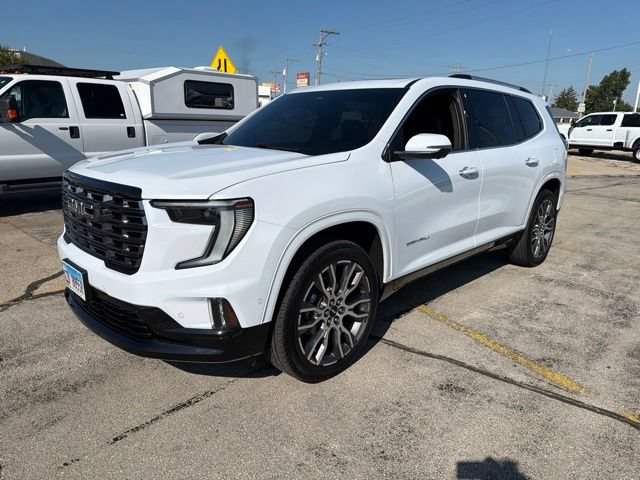 Used 2026 GMC Acadia Denali Ultimate FWD image 2