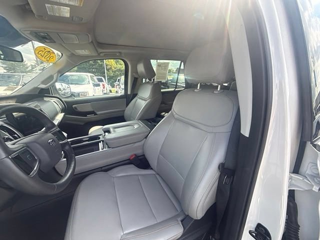 Certified 2025 Ford Expedition Active AWD/4WD image 19