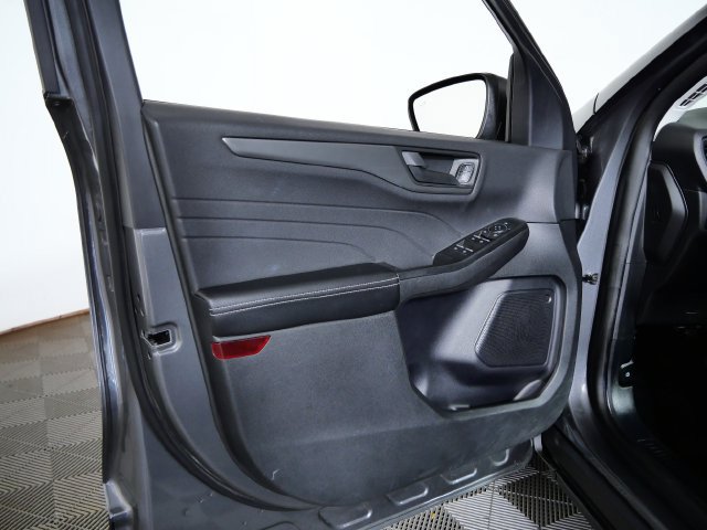 Certified 2025 Ford Escape Active AWD/4WD image 17