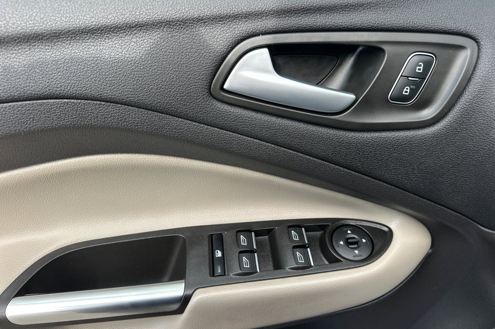 Certified 2019 Ford Escape SEL FWD image 10
