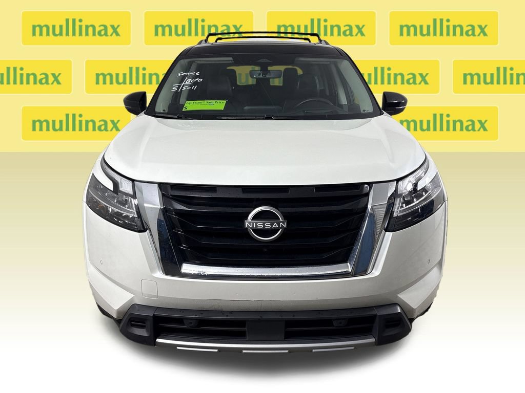 Used 2024 Nissan Pathfinder Platinum FWD image 10