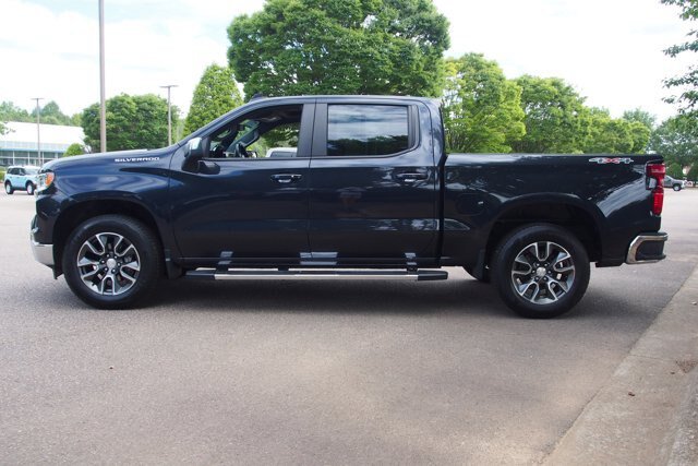 Used 2023 Chevrolet Silverado 1500 LT AWD/4WD image 4