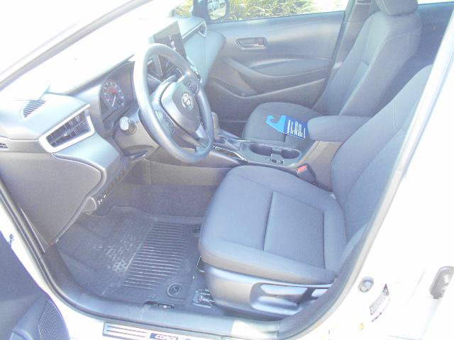 Used 2025 Toyota Corolla LE FWD image 2