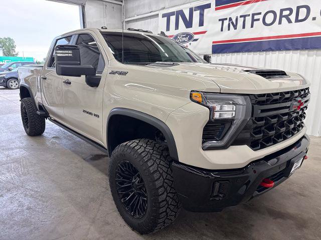 Used 2026 Chevrolet Silverado 2500 ZR2 w/ LPO, Dark Essentials Package AWD/4WD image 2