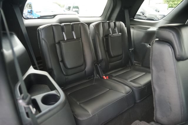 Certified 2017 Ford Explorer XLT w/ Equipment Group 202A FWD image 15