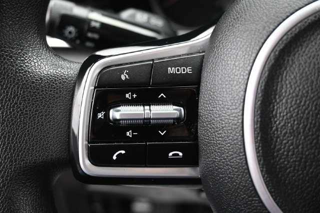 Used 2022 Kia Sorento LX FWD image 17