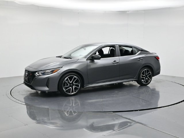 Used 2025 Nissan Sentra SR FWD image 5