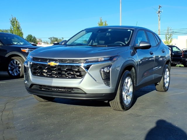 Used 2024 Chevrolet Trax LS w/ LS Convenience Package