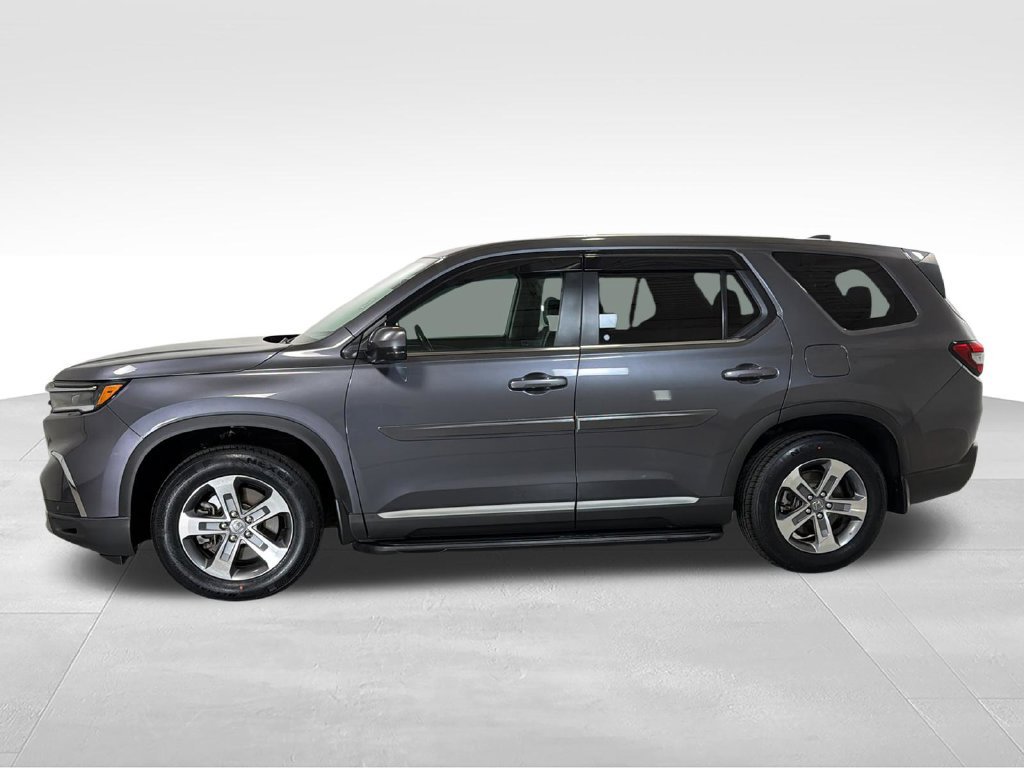 Used 2025 Honda Pilot EX-L image 10