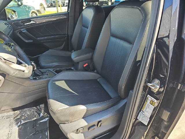 Used 2022 Volkswagen Tiguan SE R-Line FWD image 15