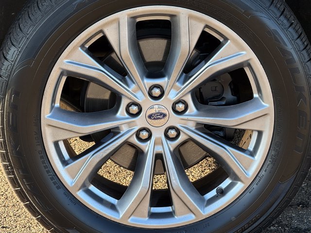Certified 2022 Ford Explorer XLT w/ Equipment Group 202A AWD/4WD image 17