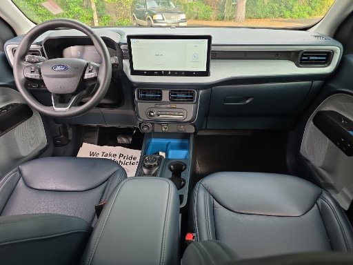 Certified 2025 Ford Maverick XLT FWD image 2