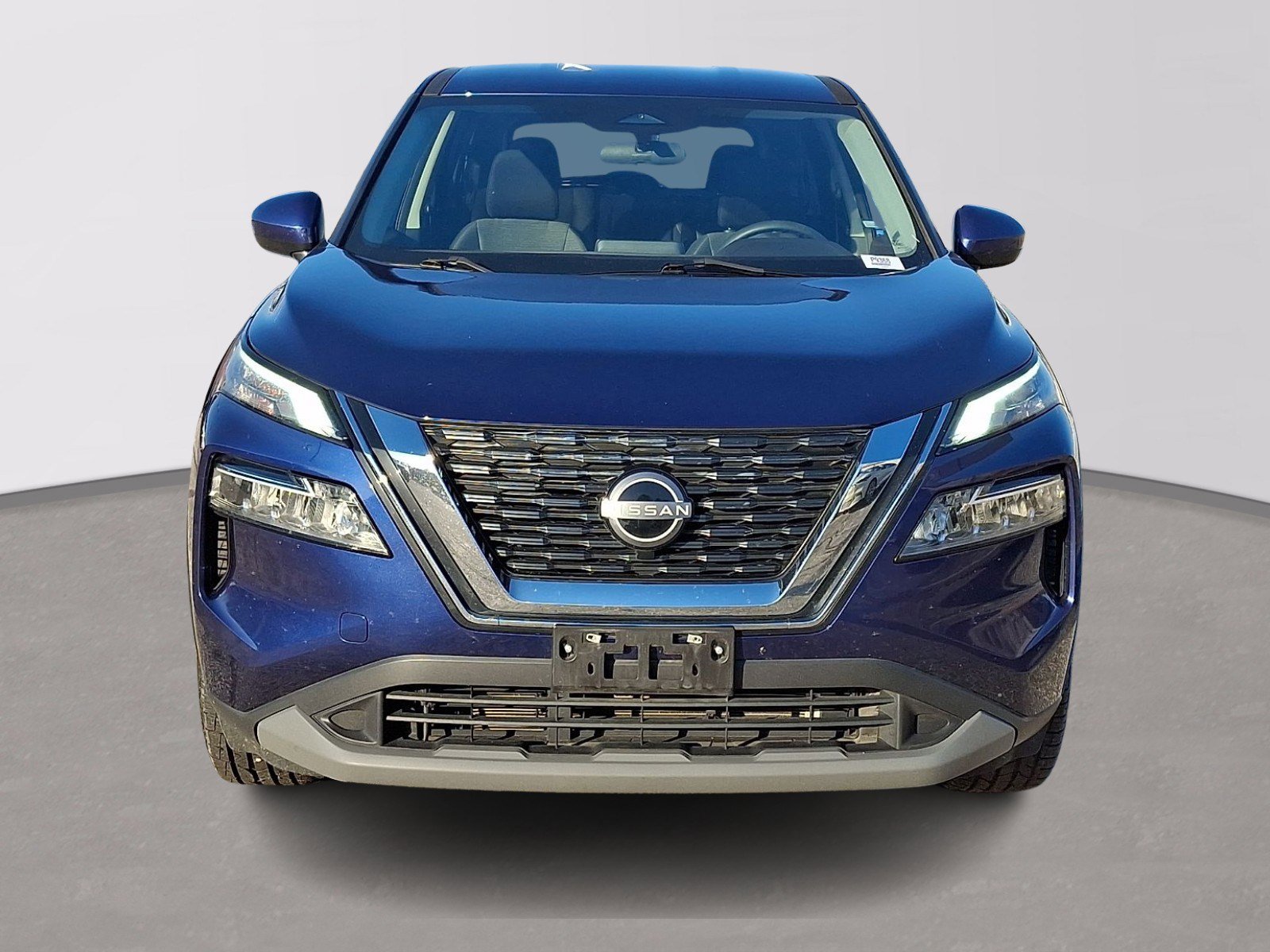 Used 2023 Nissan Rogue SV image 2