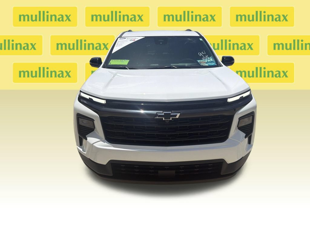Used 2026 Chevrolet Traverse LT w/ Midnight/Sport Edition FWD image 14