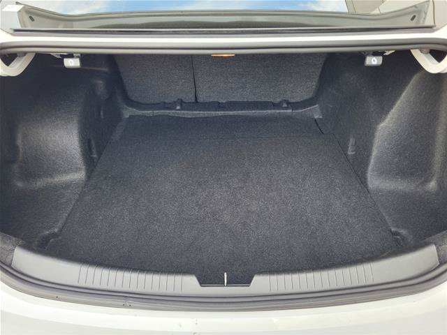 Used 2023 Chevrolet Malibu LT FWD image 34