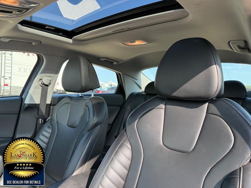 Used 2024 Hyundai Elantra Limited FWD image 9