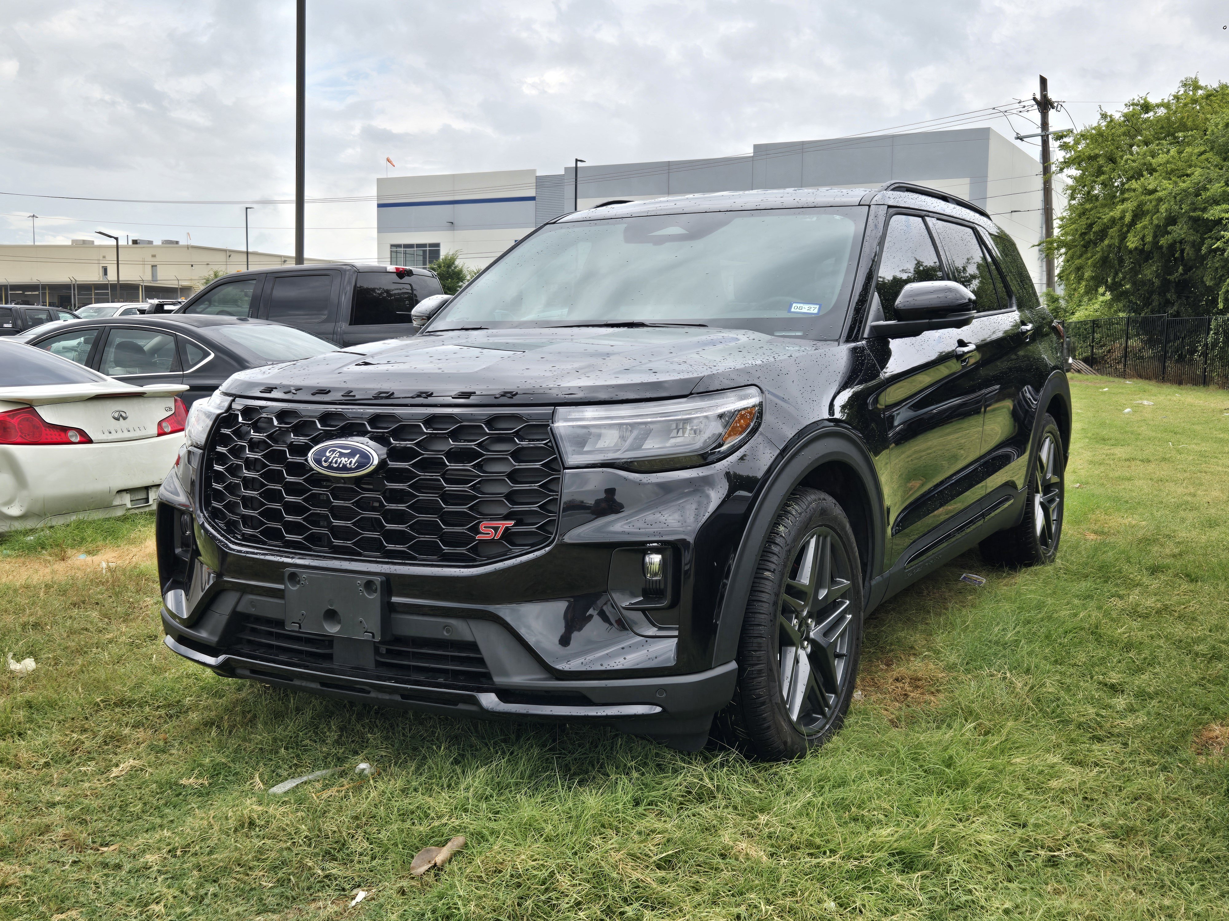 Certified 2025 Ford Explorer ST AWD/4WD image 3