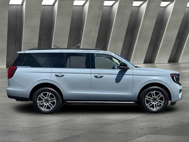 Certified 2025 Ford Expedition Active AWD/4WD image 2