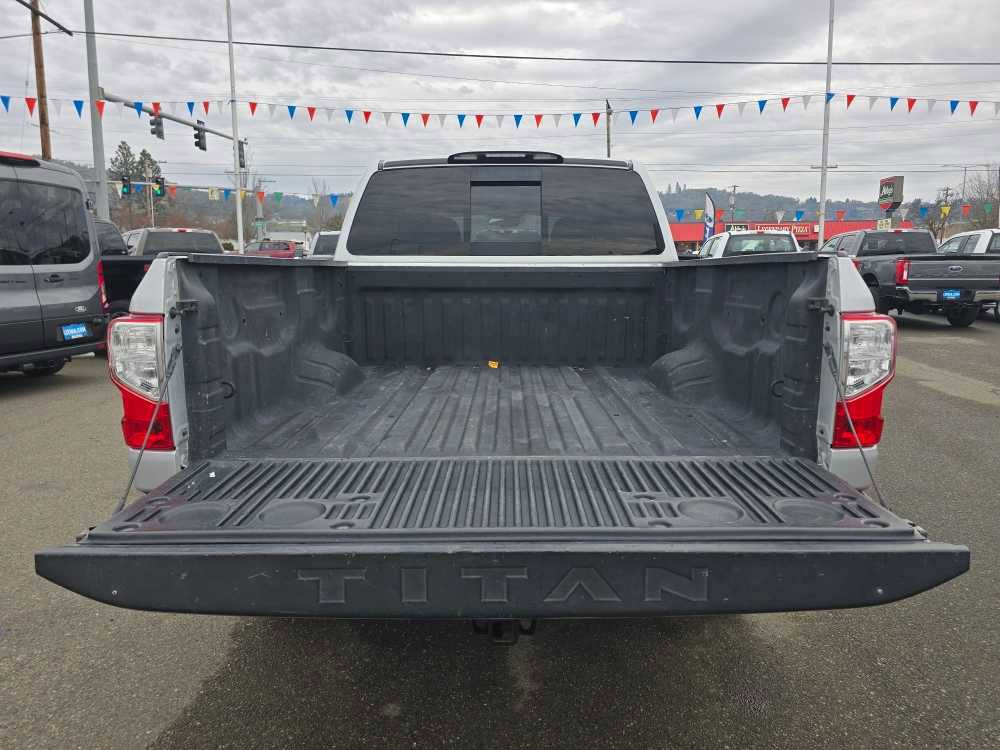 Used 2018 Nissan Titan PRO-4X image 19