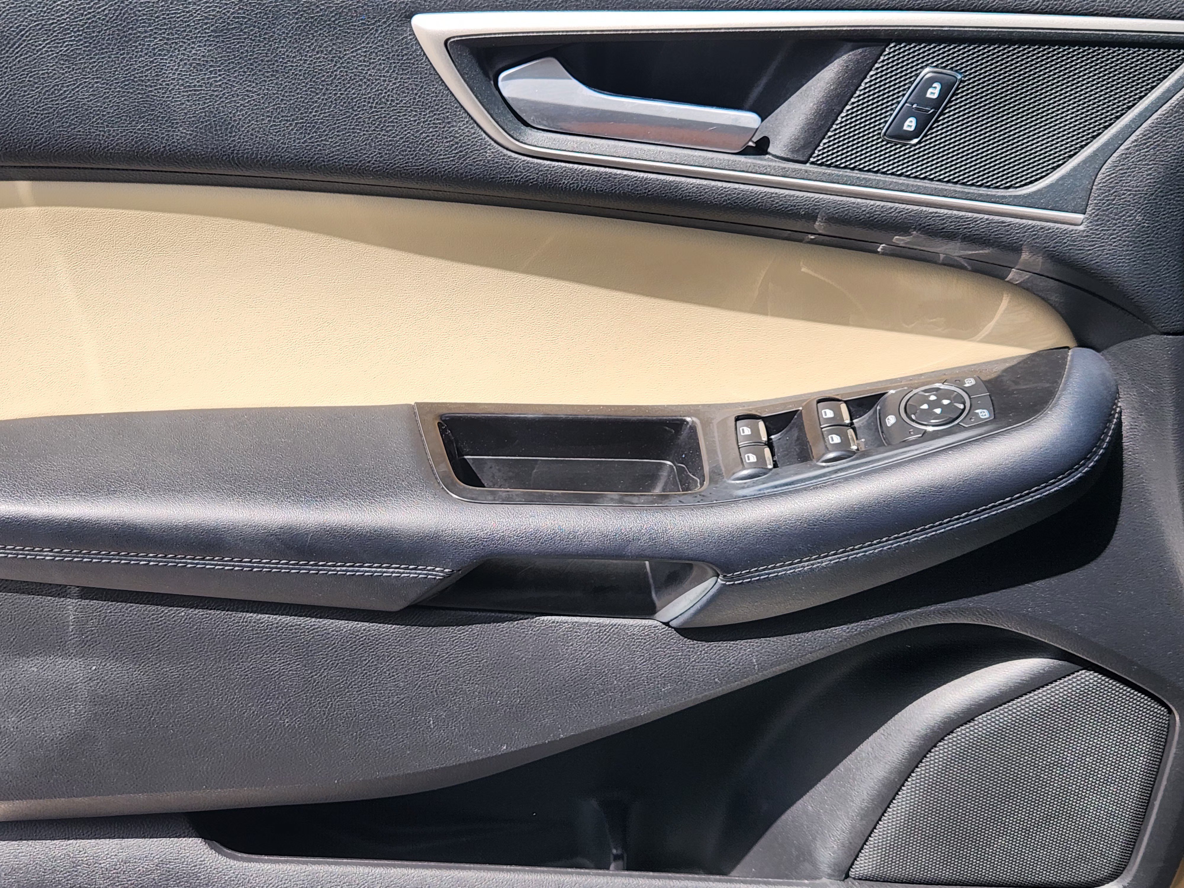 Certified 2018 Ford Edge SEL w/ Equipment Group 201A FWD image 24