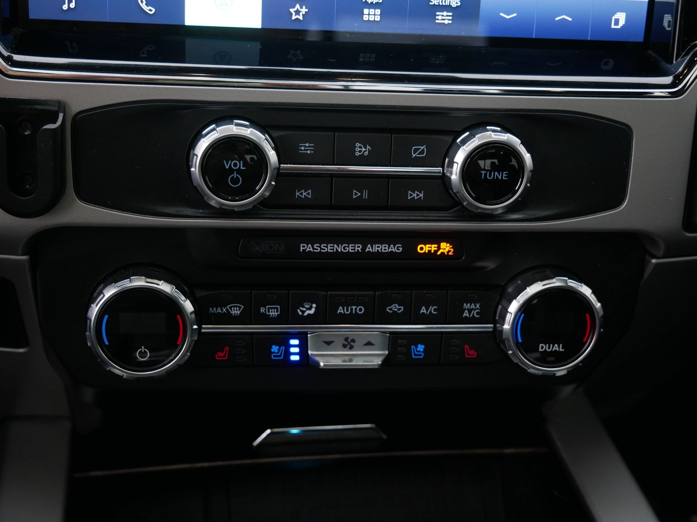 Certified 2022 Ford F250 Lariat w/ Tremor Off-Road Package AWD/4WD image 23