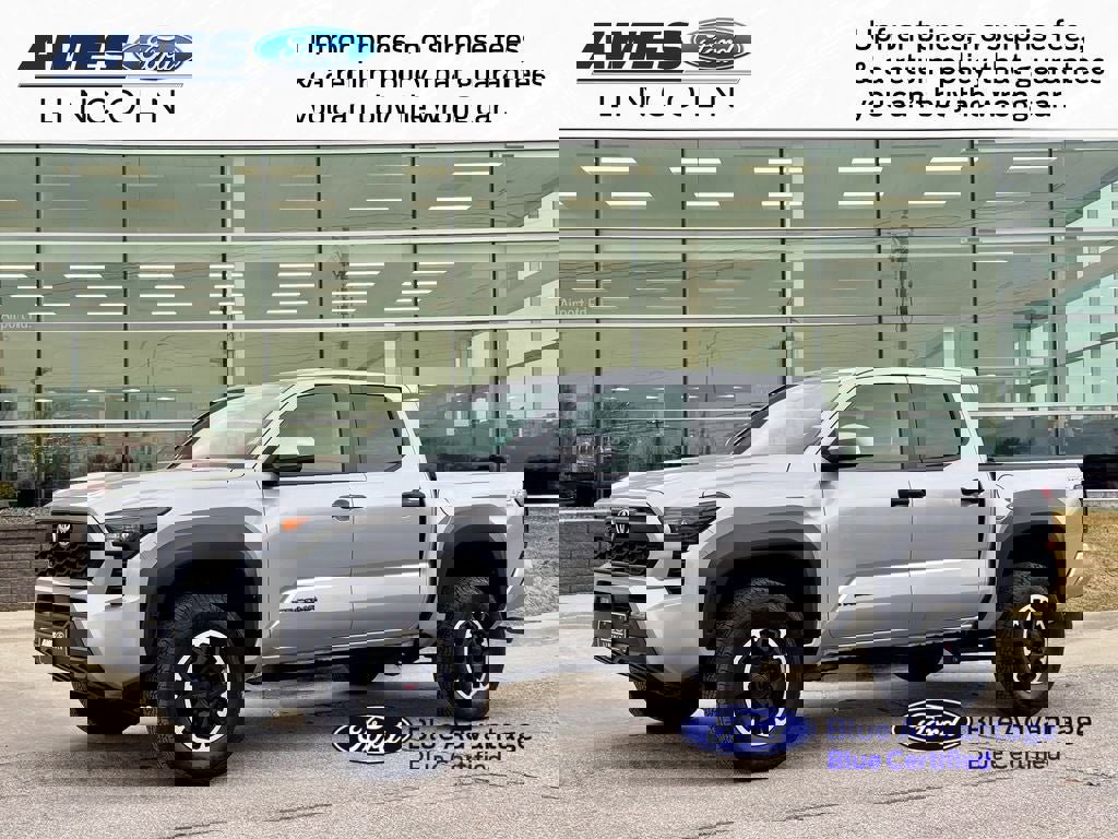 Used 2024 Toyota Tacoma TRD Off-Road AWD/4WD image 6