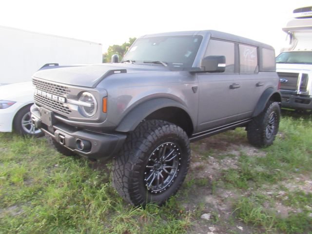 Certified 2025 Ford Bronco Badlands AWD/4WD image 3