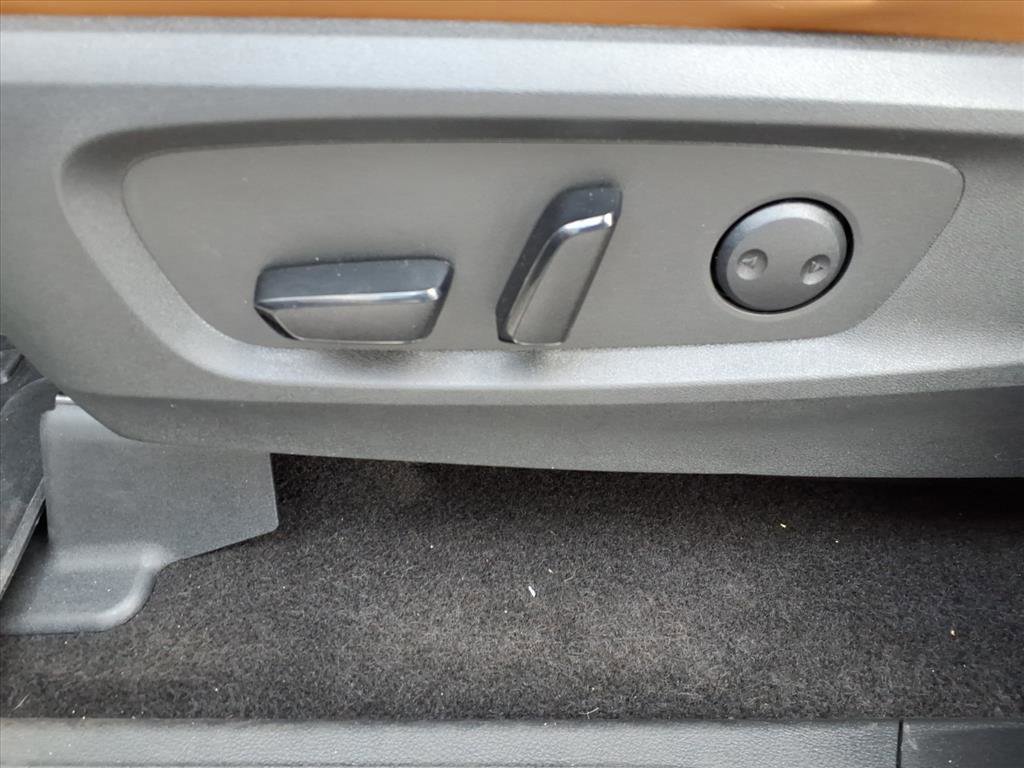 Used 2023 Nissan Pathfinder Platinum image 12