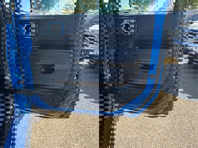 Used 2025 Jeep Gladiator Sport image 22