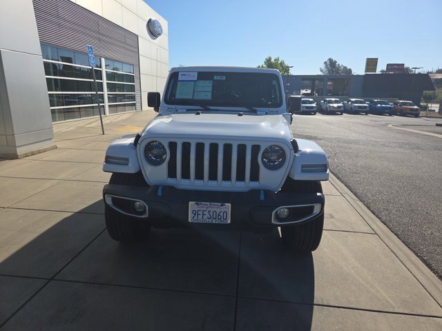 Used 2023 Jeep Wrangler Unlimited Sahara w/ Cold Weather Group AWD/4WD image 8