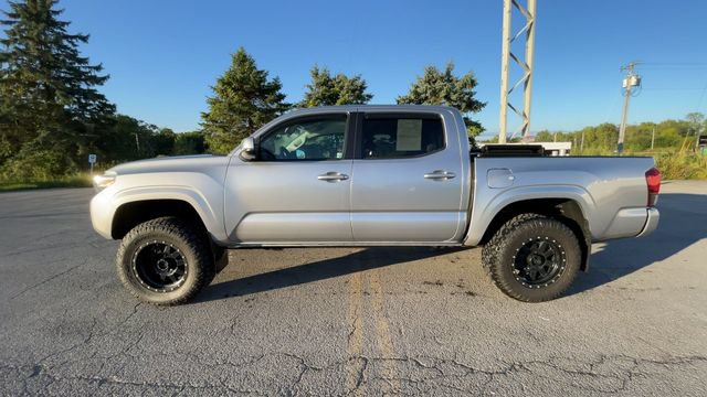 Used 2021 Toyota Tacoma SR AWD/4WD image 6