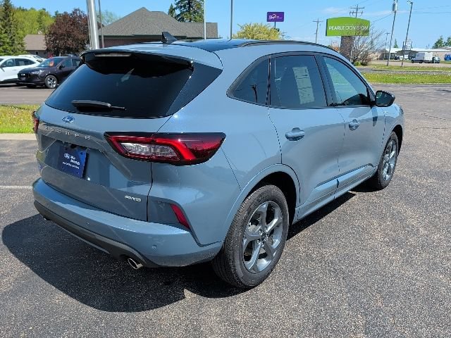 Certified 2023 Ford Escape ST-Line w/ Tech Pack #1 AWD/4WD image 7