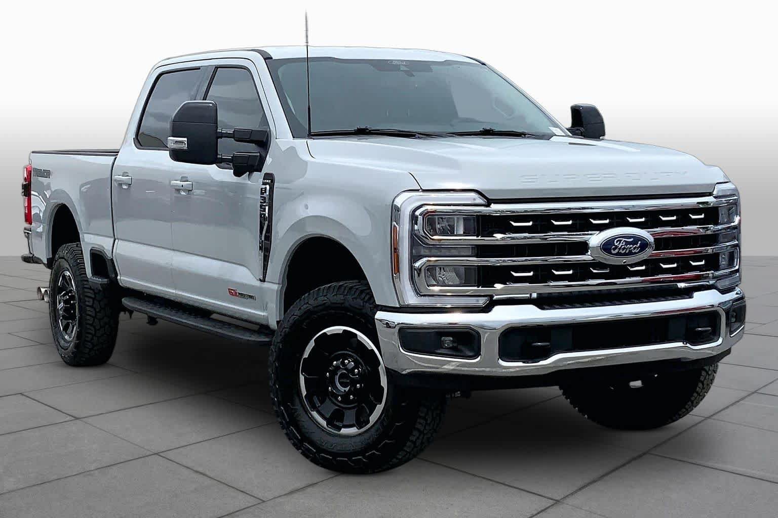 Certified 2025 Ford F350 Lariat w/ Tremor Off-Road Package AWD/4WD image 3